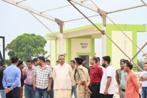 मंत्री गणेश जोशी ने कार्यक्रम में आने वाले लोगों के बैठने, पेयजल एवं अन्य आवश्यक सुविधाओं की समुचित व्यवस्था सुनिश्चित करने पर विशेष जोर दिया