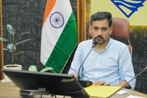 जिलाधिकारी डॉ. आशीष चौहान ने 5.47 लाख मतदाताओं को नोटिस वितरण की प्रगति की समीक्षा की